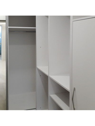 Біла гардеробна кімната з секретом  - 1 2