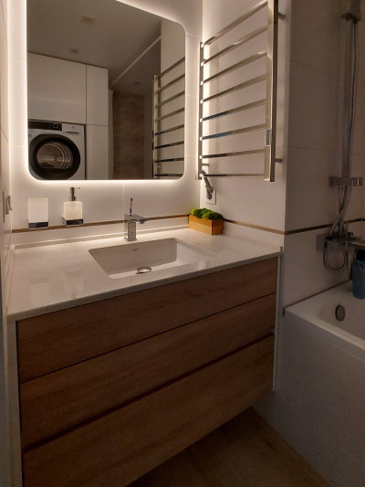 Просторная ванная комната с отдельным туалетом AZ-02  - 1 2