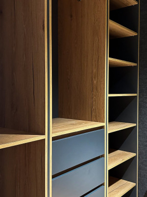 Гардеробна кімната у графітовому кольорі  - 2