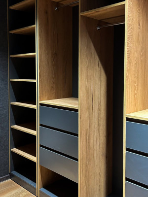 Гардеробна кімната у графітовому кольорі  - 4