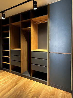 Гардеробна кімната у графітовому кольорі  - 5