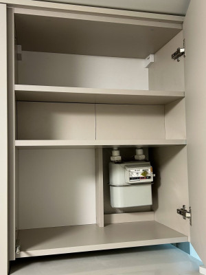 Универсальная бежевая кухня в стиле минимализм  - 7