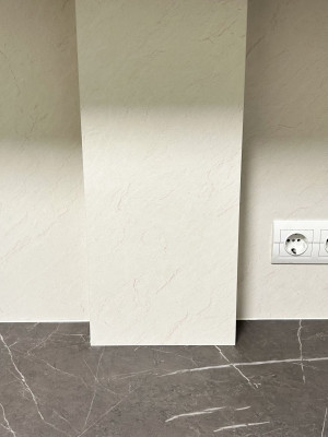 Універсальна бежева кухня у стилі мінімалізм  - 8