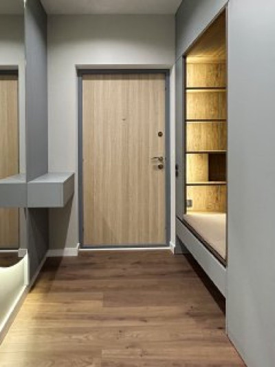 Минималистичная серая прихожая из Pinterest  - 7