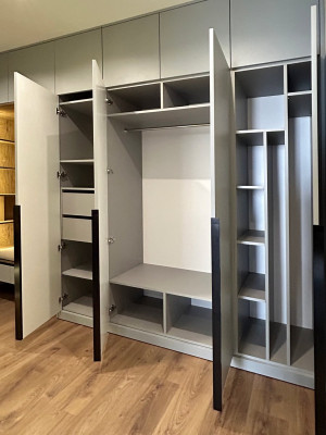 Минималистичная серая прихожая из Pinterest  - 6