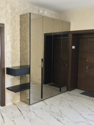 Дзеркальна шафа гармошка з прихованими комунікаціями  - 1