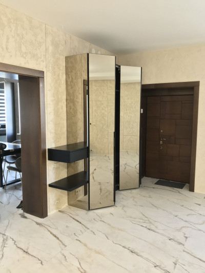 Дзеркальна шафа гармошка з прихованими комунікаціями  - 1 2