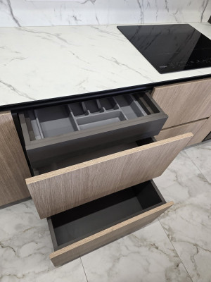 copy of Зеркальный шкаф гармошка со скрытыми коммуникациями  - 8