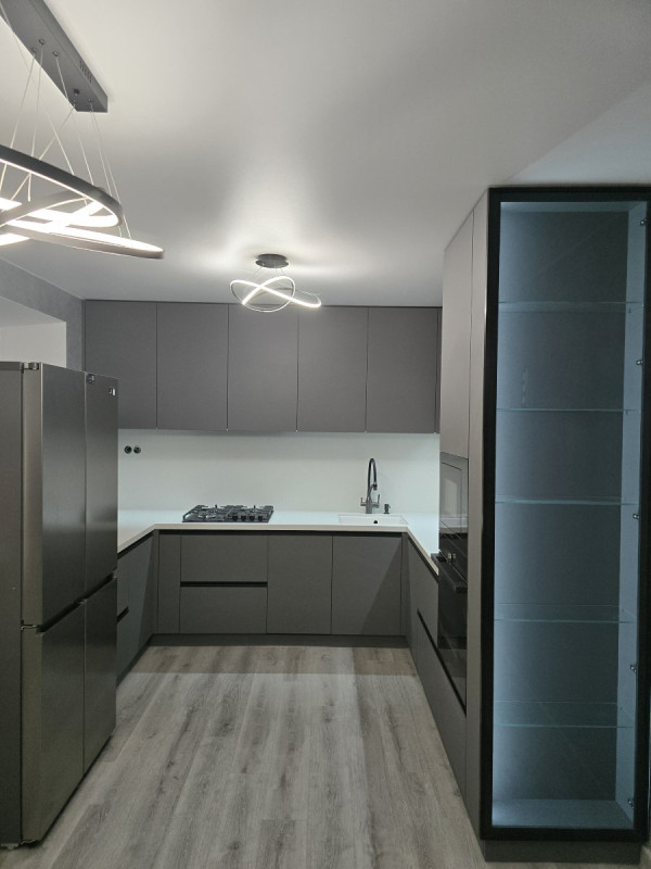 П-образная кухня графит с акриловой столешницей  - 1