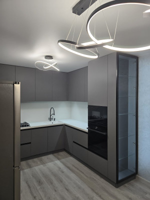 П-образная кухня графит с акриловой столешницей  - 3