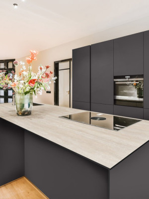 Компакт плита HPL S162 Травертин Айриш - черное ядро LuxeForm LuxeForm - 3
