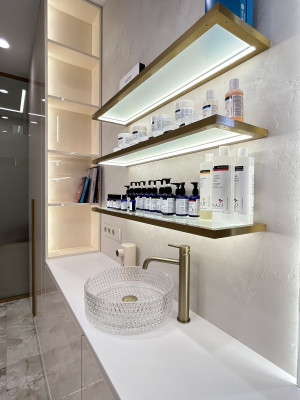 Medical Beauty Dermatology & Cosmetology — меблювання преміум салону краси  - 4