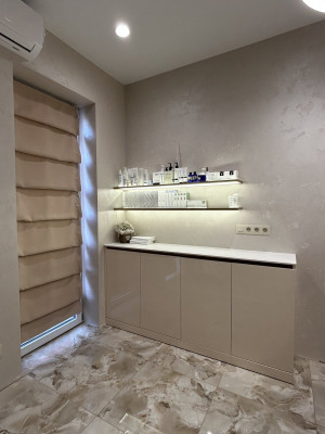 Medical Beauty Dermatology & Cosmetology — меблировка премиум салона красоты  - 10