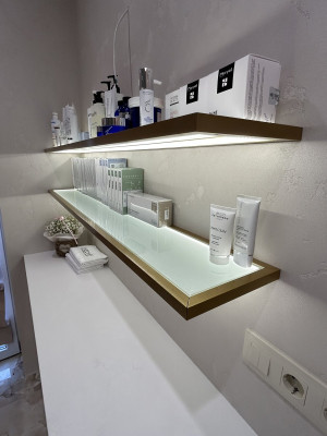Medical Beauty Dermatology & Cosmetology — меблировка премиум салона красоты  - 11